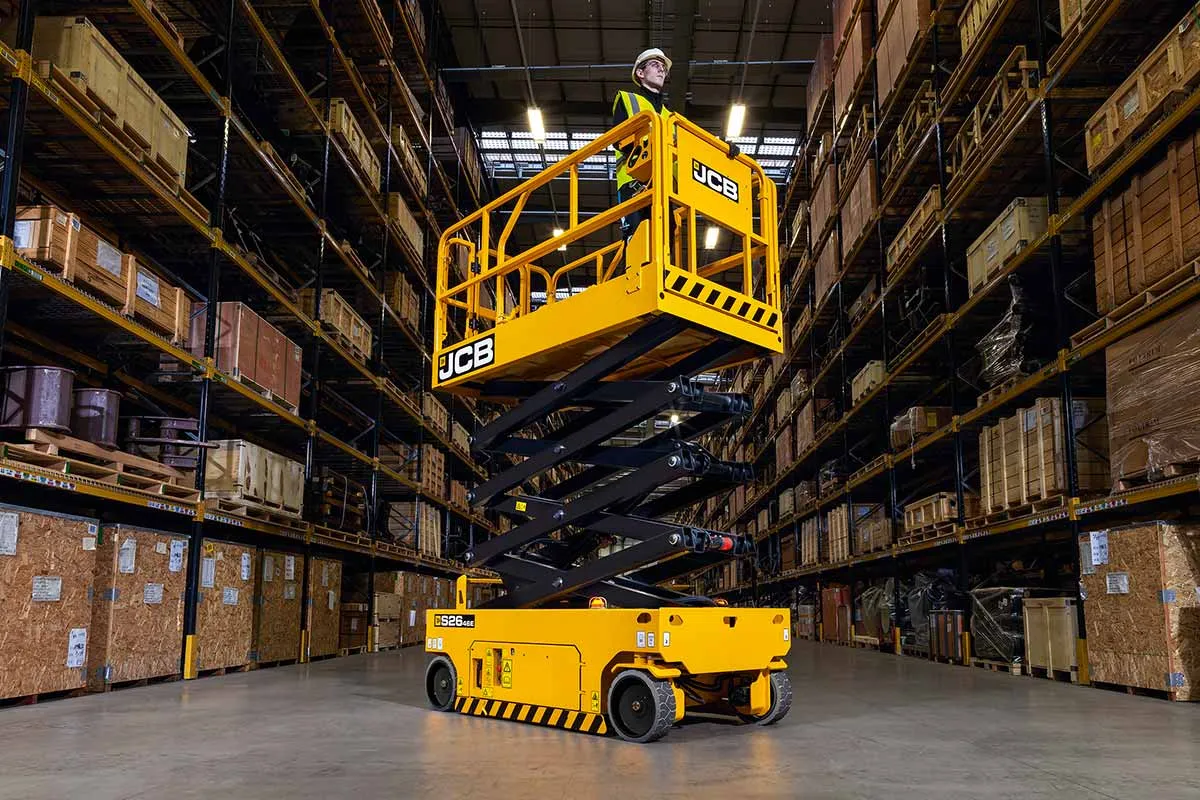 JCB_piattaforme-e-carrelli-elevatori
